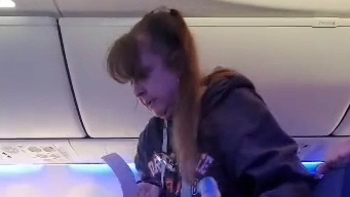 alert-–-southwest-airlines-kicks-woman-off-flight-to-california-when-her-eight-week-old-puppy-whined-in-its-carrier-and-she-tried-to-comfort-the-pet