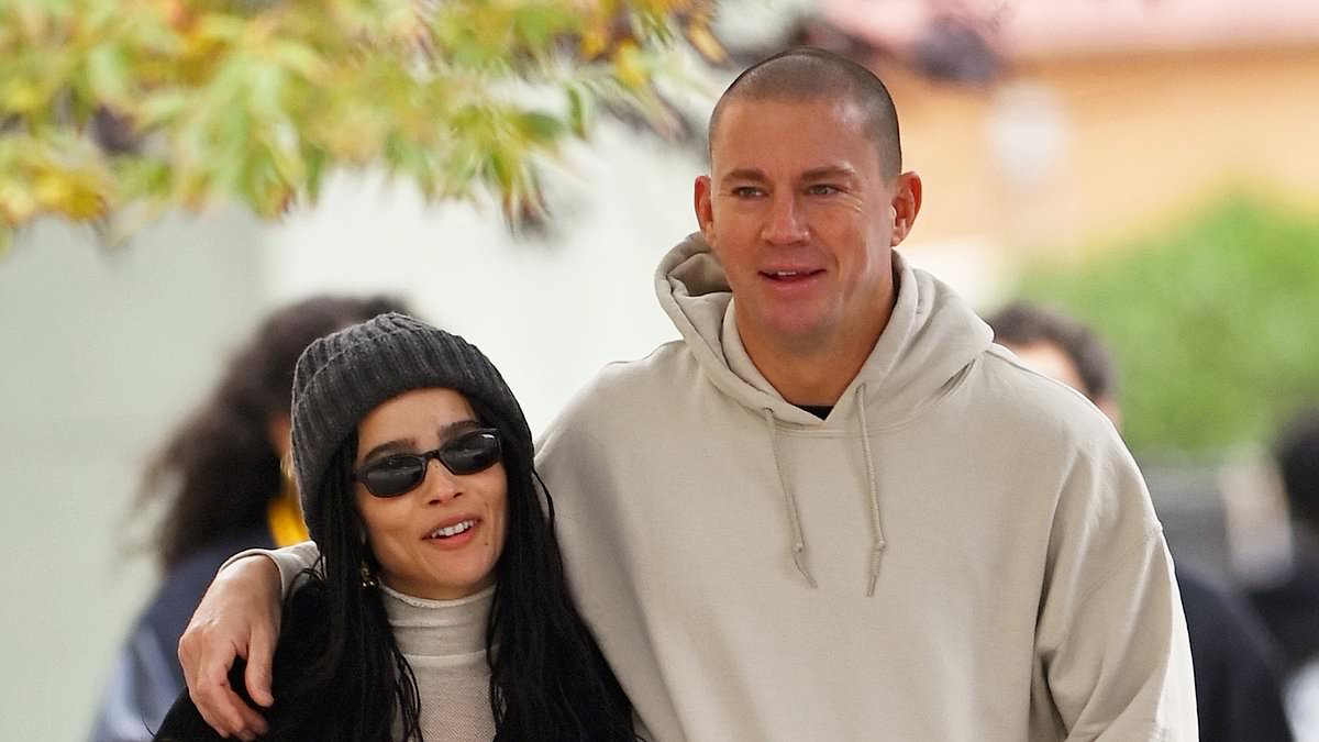 alert-–-channing-tatum-and-zoe-kravitz-are-‘engaged’…-after-batman-actress-is-spotted-with-massive-diamond-on-her-ring-finger-at-halloween-party