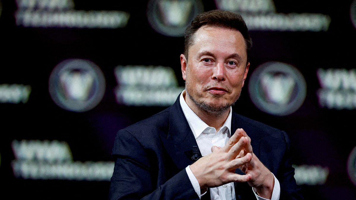 alert-–-elon-musk-says-he’ll-fight-mark-zuckerberg-‘any-place,-anywhere’-on-joe-rogan’s-podcast,-but-claims-a-fight-between-the-pair-would-be-‘unfair’-due-to-x-owner’s-size-advantage