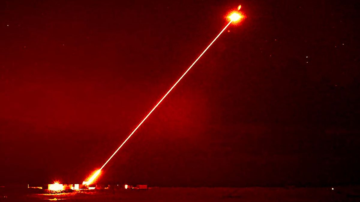 alert-–-uk-successfully-fires-high-powered-laser-weapon-that’s-as-fast-as-the-speed-of-light-and-so-accurate-it-can-hit-a-1-coin-from-half-a-mile-away