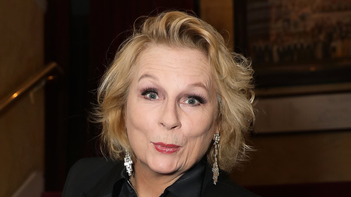 alert-–-jennifer-saunders-reveals-she-‘began-studying-music’-in-a-bid-to-beat -jonathan-ross-on-the-masked-singer-as-she-steps-in-as-a-guest-panellist