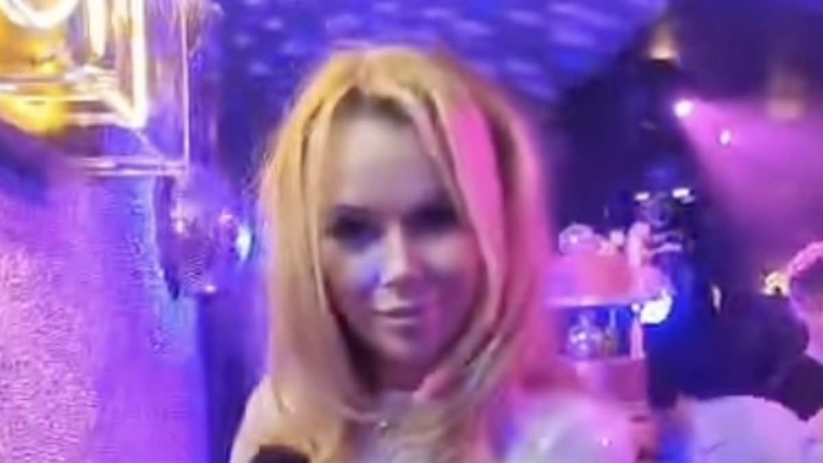 alert-–-amanda-holden-ensures-all-eyes-are-on-her-in-sequin-co-ord-while-dancing-up-a-storm-to-viral-hit-murder-on-the-dancefloor-at-daughter-lexi’s-18th-birthday-party