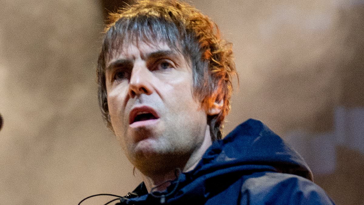 alert-–-liam-gallagher-hits-back-at-‘jealous’-dua-lipa-after-she-branded-oasis-and-blur-‘obnoxious’