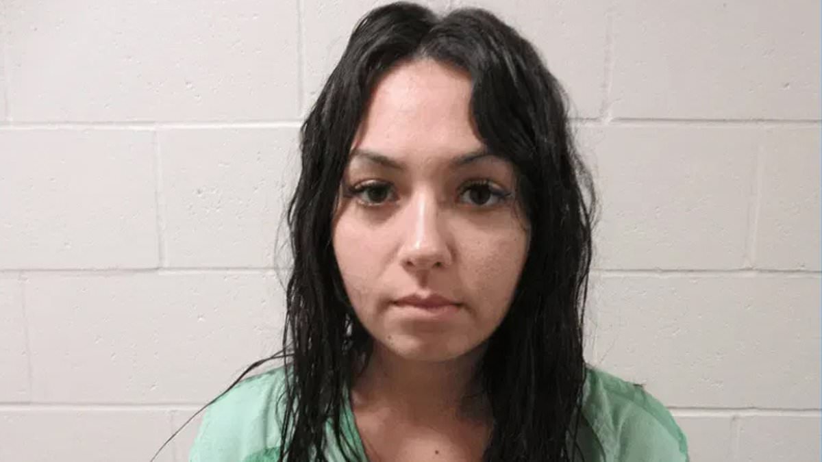 alert-–-glamorous-missouri-math-teacher,-26, -is-extradited-to-to-missouri-after-fleeing-800-miles-to-texas charged-with-rape-for-having-sex-with-her-16-year-old-student