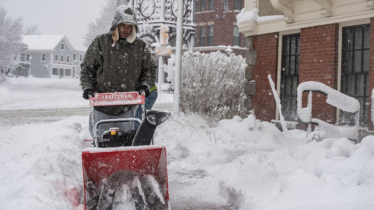 alert-–-more-than-30million-americans-in-northeast-face-new-snow-threat-to-start-the-week-as-up-to-17-inches-is-set-to-wallop-the-region