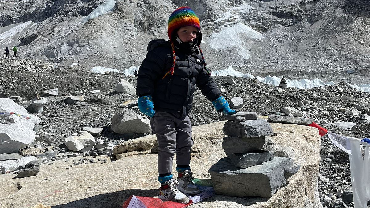 alert-–-british-tot-carter-dallas,-two,-becomes-youngest-person-ever-to-reach-everest-base-camp-as-proud-parents-say:-‘it’s-way-better-than-holidaying-in-tenerife!’