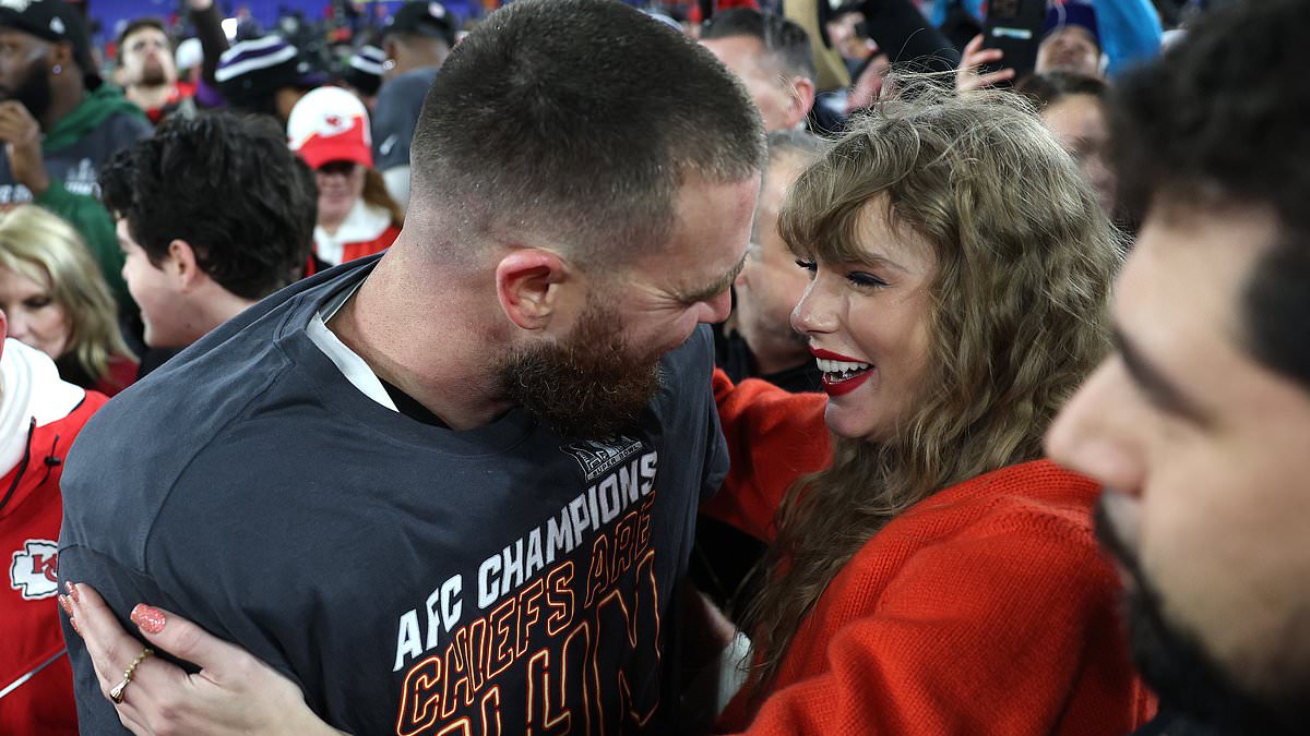 alert-–-taylor-swift-fans-spot-the-similarities-between-her-relationship-with-travis-kelce-and-a-famed-movie-power-couple-after-their-on-field-pda-celebration:-‘this-is-so-iconic’