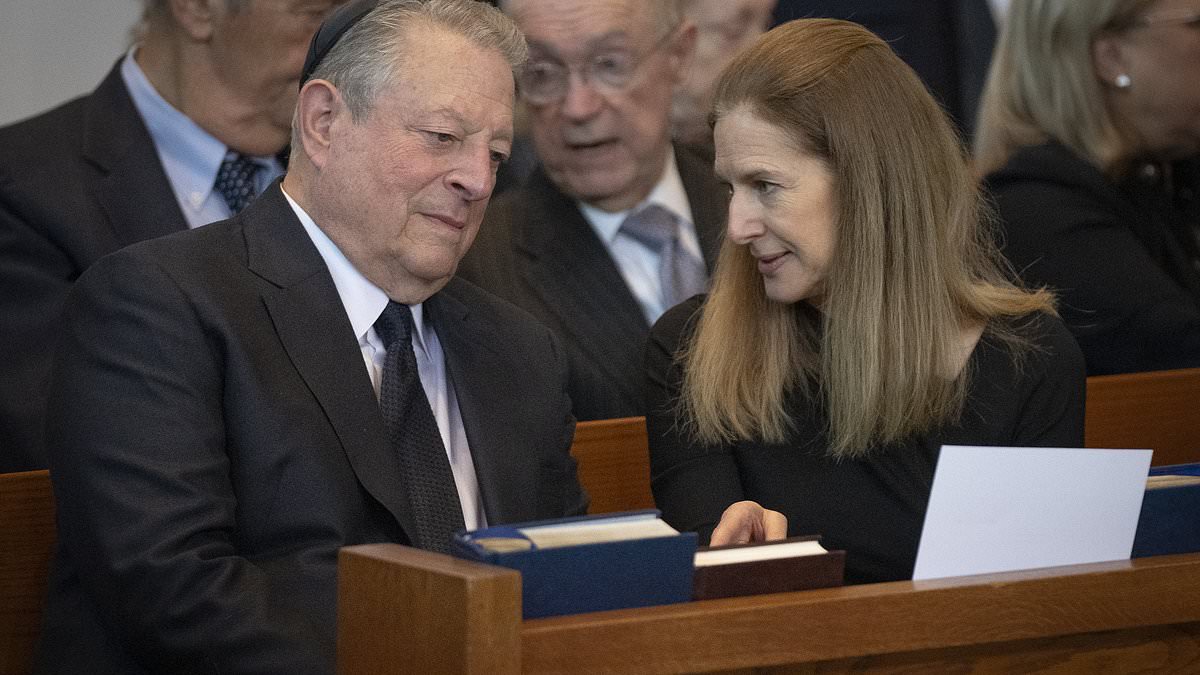 alert-–-al-gore-pays-tribute-to-former-running-mate-joe-lieberman,-82,-as-hundreds-gather-for-funeral-at-his-synagogue:-2020-democratic-candidate-reemerges-for-connecticut-memorial-service-and-remembers-late-senator-as-a-‘mensch’