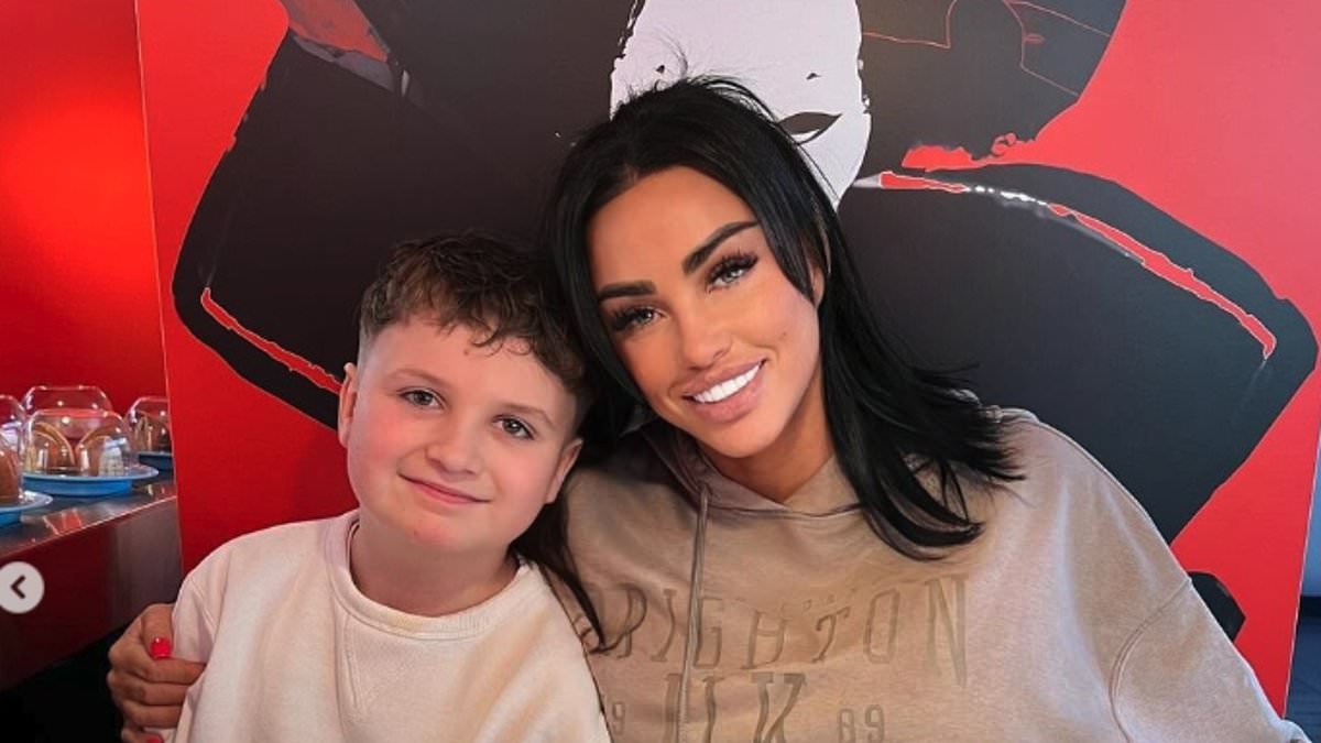 alert-–-katie-price-shares-rare-snaps-with-son-jett,-ten,-as-they-enjoy-a-day-out-and-are-fans-are-all-saying-the-same-thing-–-after admitting-she-can’t-remember-how-many-men-fathered-her-five-kids