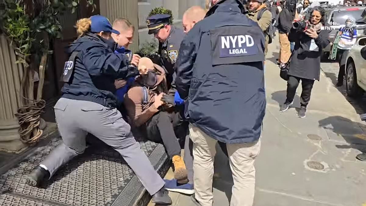 alert-–-dramatic-moment-nypd-pins-protestor-to-the-ground-as-crowd-chants-‘shame’-at-pro-palestine-demonstration
