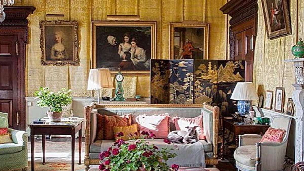 alert-–-return-our-‘looted’-treasures,-chinese-tiktok-warriors-tell-prince-william-and-kate-middleton’s-norfolk-neighbours-after-claiming-106-room-stately-mansion-is-full-of-qing-dynasty-antique-valuables