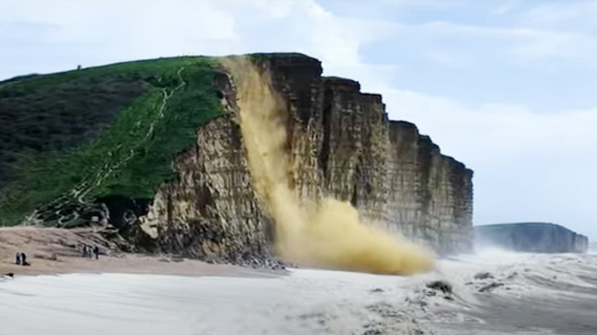alert-–-dramatic-moment-huge-30ft-boulder-plunges-down-unstable-cliff-on-the-jurassic-coast-as-shocked-walkers-stand-just-yards-away