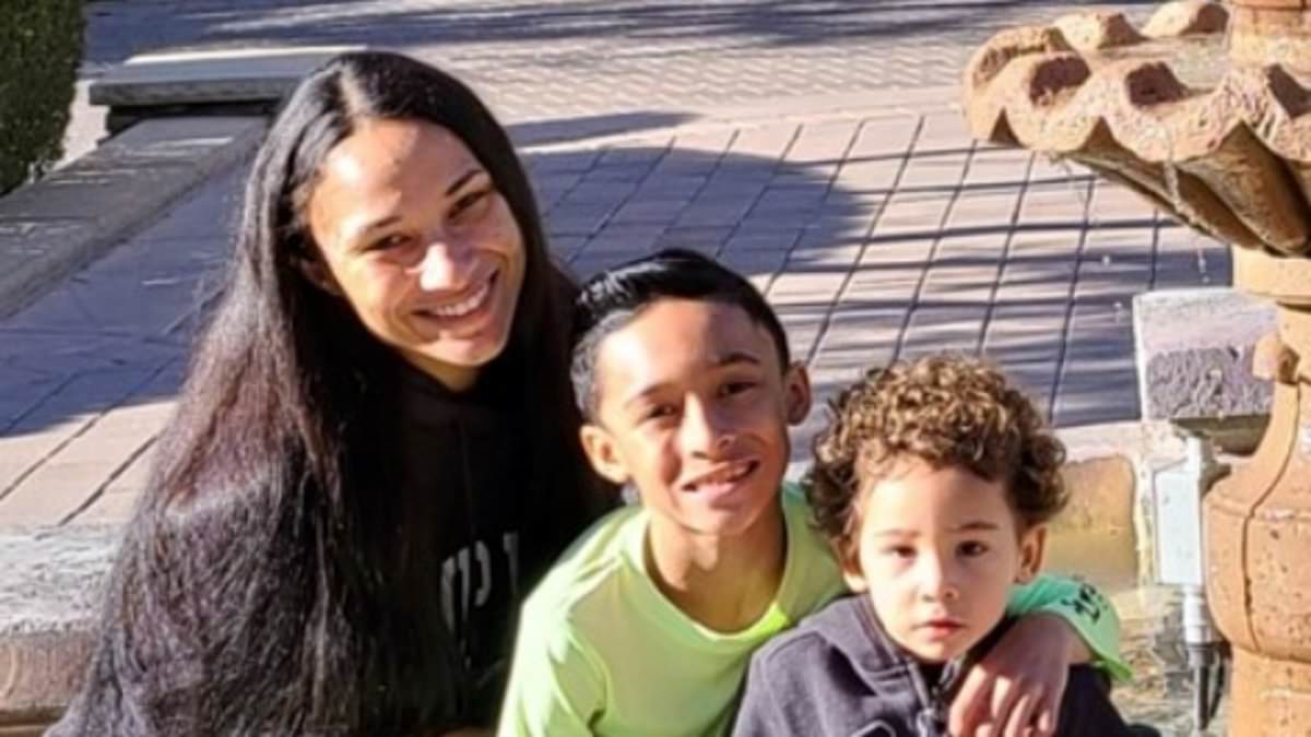 alert-–-mystery-as-las-vegas-single-mom,-29,-and-her-two-young-sons-are-killed-after-she-crossed-center-line-of-road-and-drove-head-on-into-oncoming-truck