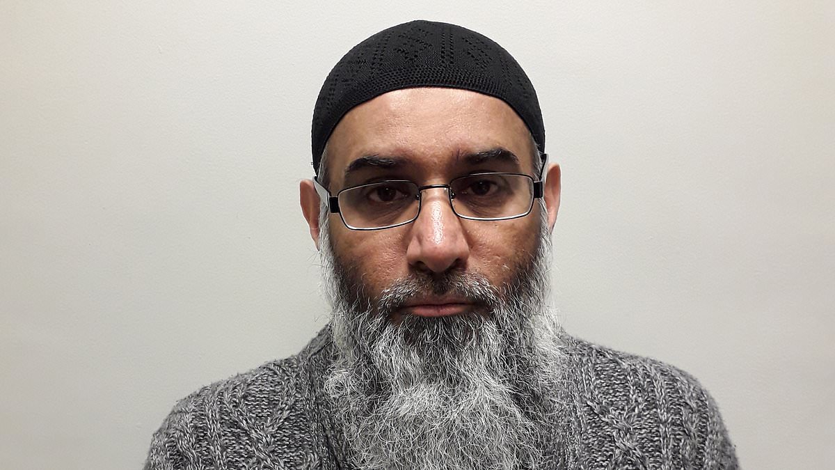 alert-–-why-was-jihad-preacher-freed-from-jail-to-spout-hate?-how-anjem-choudary’s-new-bid-to-recruit-terrorists-could-see-him-locked-up-for-life