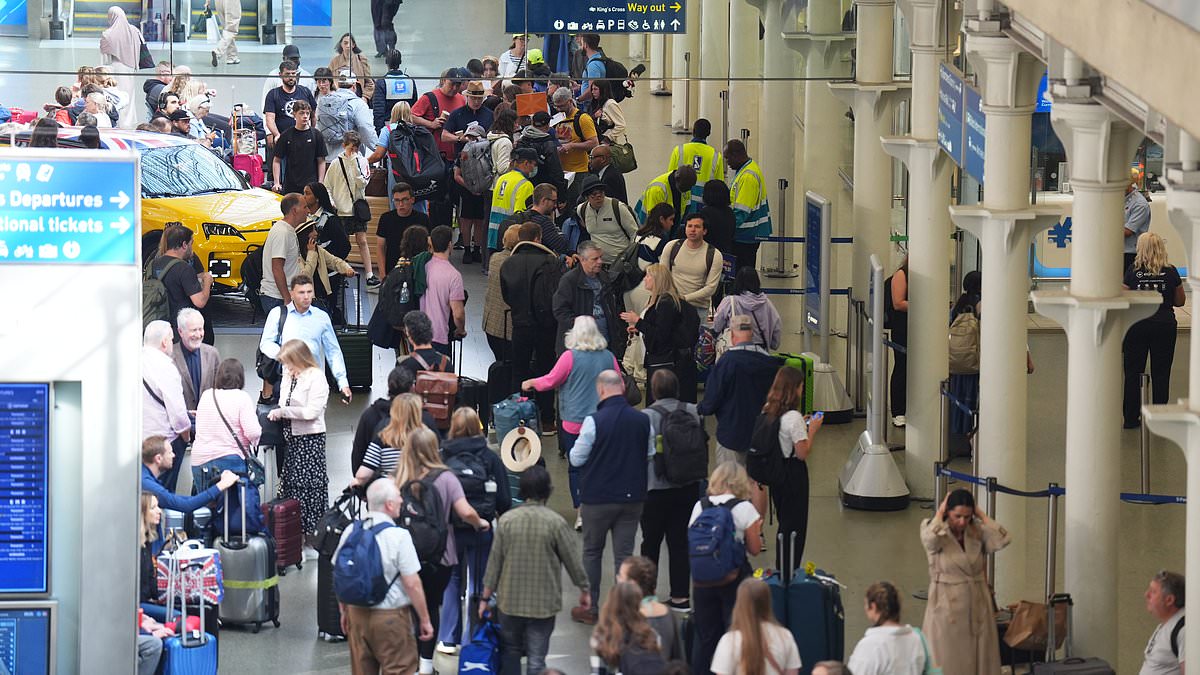 alert-–-huge-queues-at-london-st-pancras-after-eurostar-mayhem-in-paris,-families-in-long-queues-for-port-of-dover-and-delays-hindering-travel-to-gatwick-airport-threaten-mayhem-on-first-weekend-of-summer-holidays