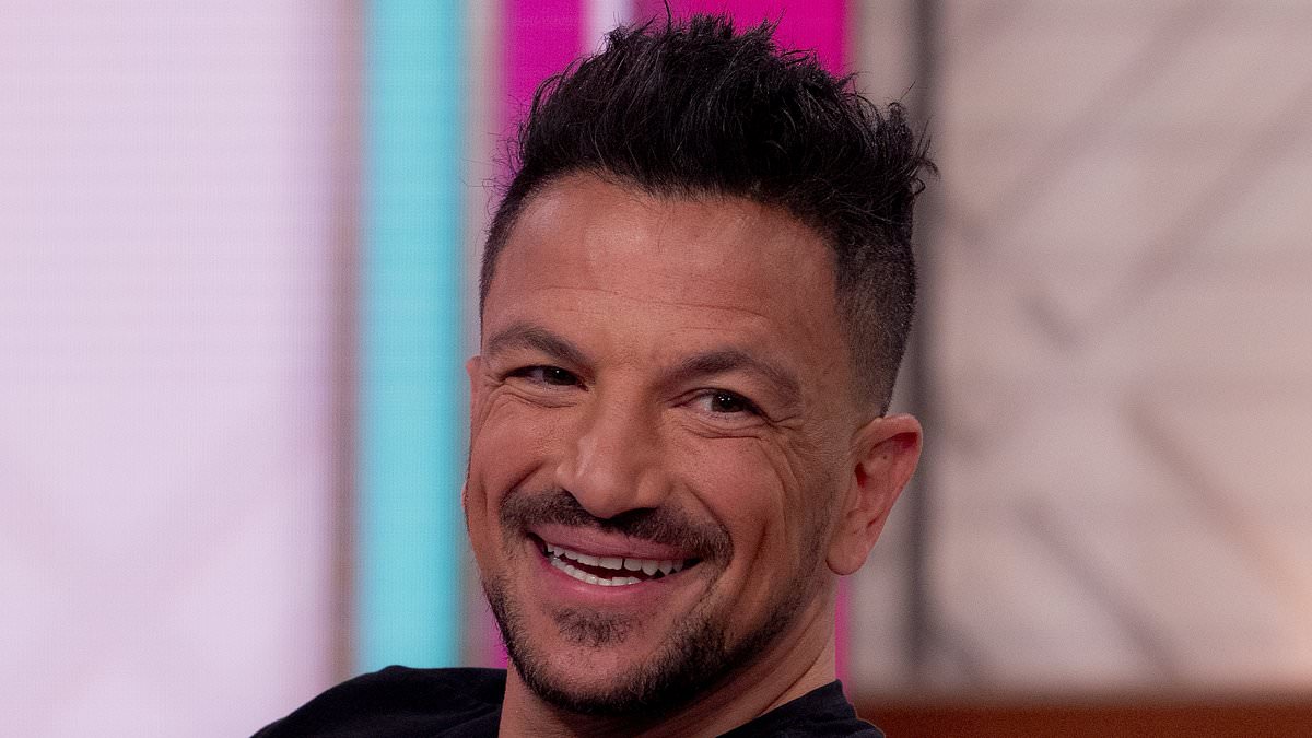 alert-–-inside-peter-andre’s-luxurious-holiday-villa-with-a-private-pool-and-tennis-court-–-that-fans-can-rent-out!