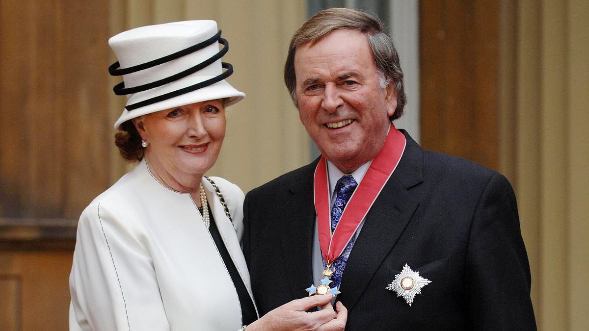 alert-–-sir-terry-wogan’s-wife-lady-helen-dies-as-their-son-posts-heartbreaking-tribute-to-‘beautiful’-mother-and-grandmother