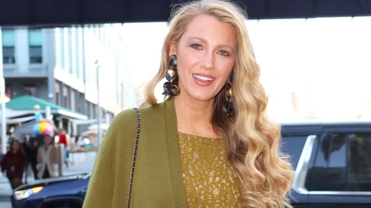 alert-–-blake-lively-sizzles-in-green-lace-frock-and-matching-cardigan-for-betty-booze-event-in-nyc