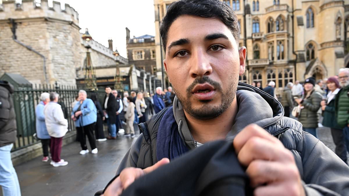 alert-–-pickpocket!-this-dutch-vigilante-has-become-an-online-sensation-for-confronting-and-exposing-crooks…-the-mail-took-him-around-london’s-tourist-hotspots-–-where-he-caught-an-astonishing-number-of-thieves-red-handed