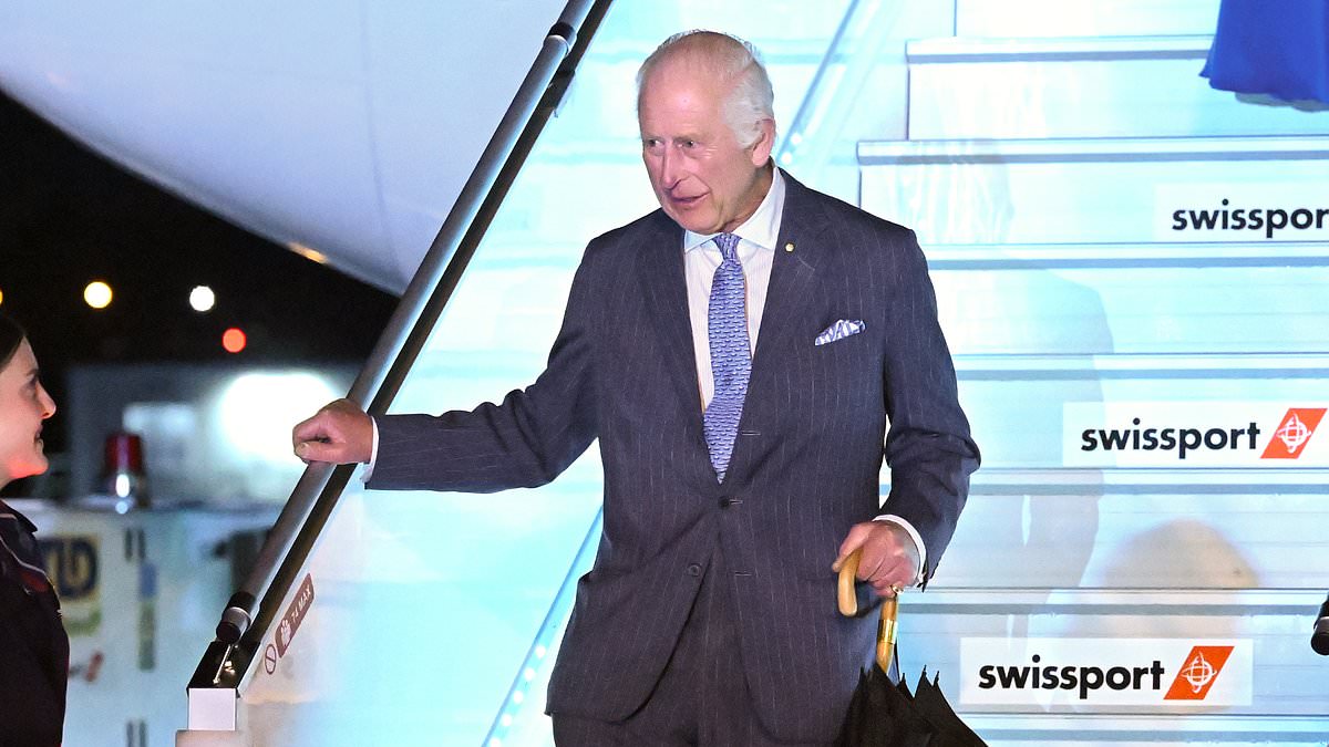 alert-–-foreign-secretary-flew-in-a-plane-fit-for-a-king-for-china-visit-–-as-charles-slummed-it-on-a-commercial-flight-from-heathrow