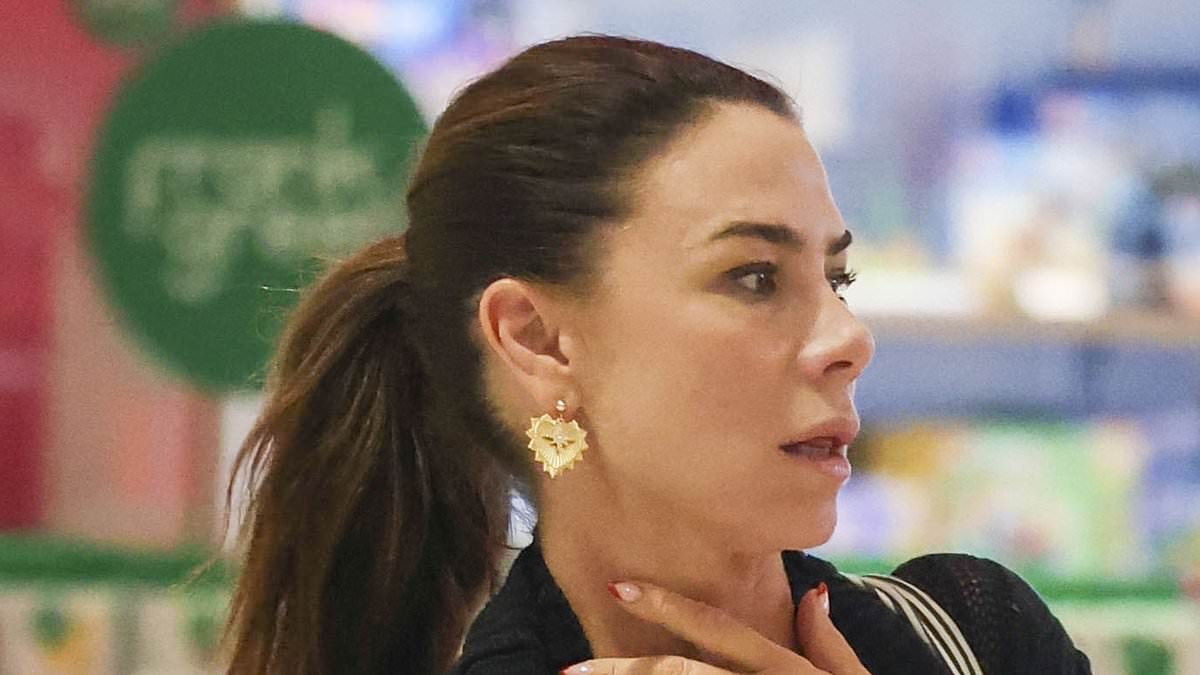 alert-–-kate-ritchie-wears-flashy-$2,300-chanel-sandals-at-sydney-airport-as-it’s-revealed-‘she-is-set-to-reveal-details-about-her-struggles’-on-sas-australia