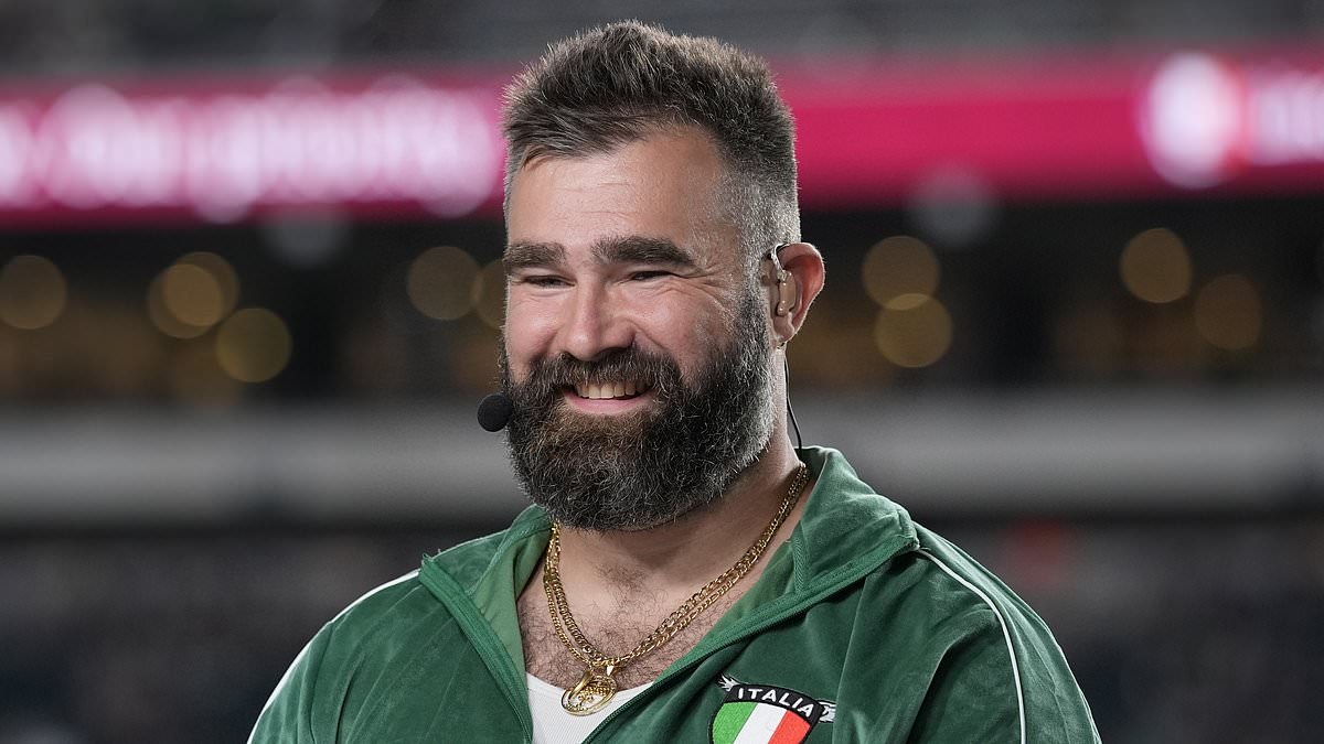 alert-–-jason-kelce-and-espn-‘in-talks-for-eagles-legend-to-host-late-night-show’