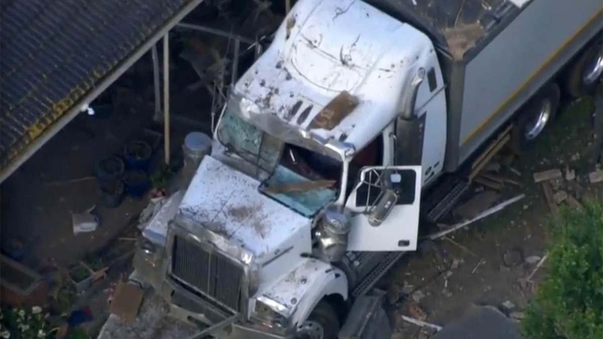 alert-–-shocking-photos-show-catastrophic-damage-from-prices-highway-truck-crash-in-tower-hill