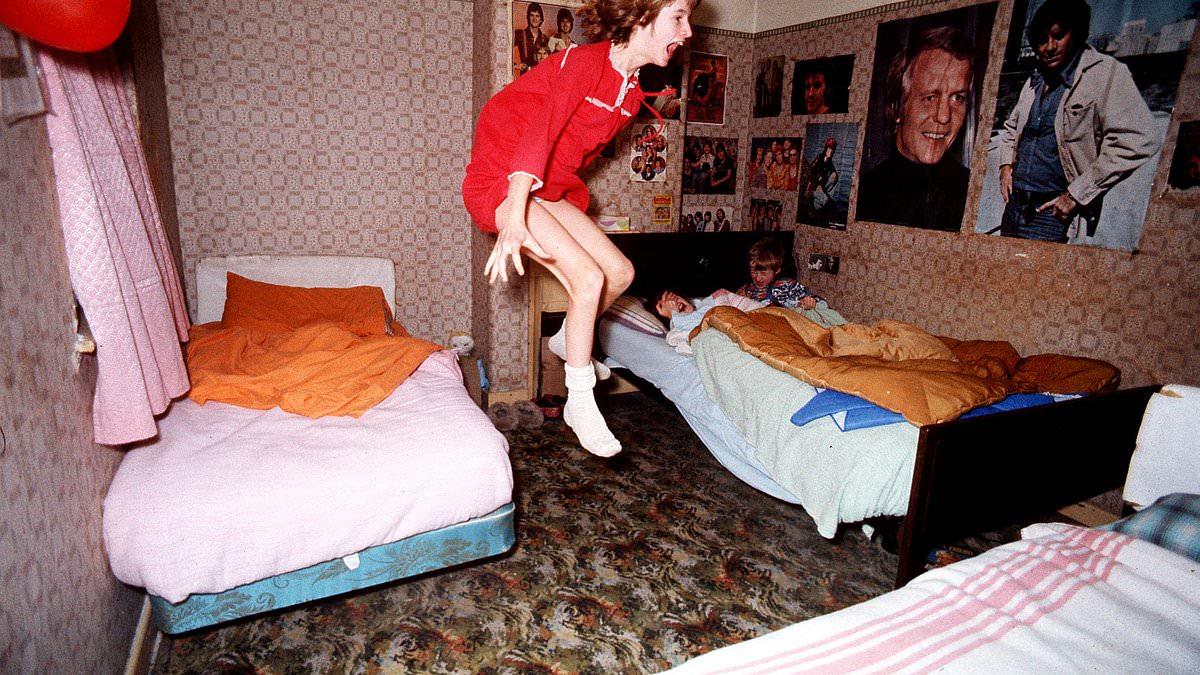 alert-–-so-what-is-the-truth-about-the-enfield-haunting?-as-photographer-who-took-‘levitating-girl’-image-insists-she-‘had-some-sort-of-force’,-how-‘poltergeist’-at-north-london-council-house-in-1970s-has-inspired-raft-of-theories-about-what-really-happened