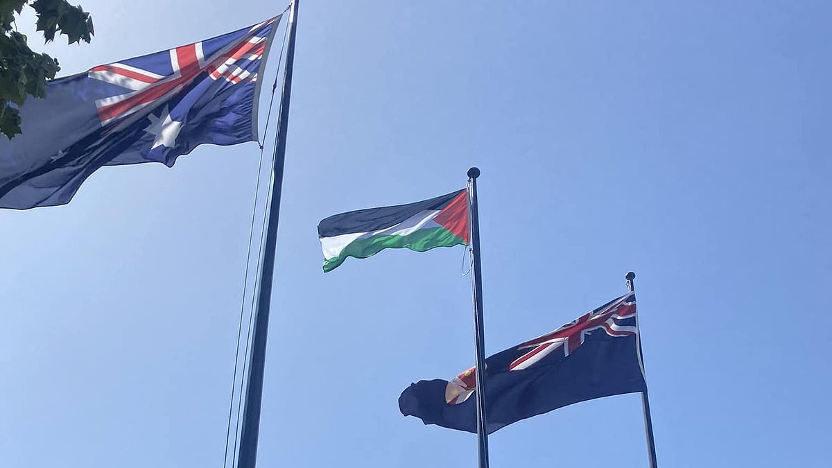 alert-–-local-council-raises-palestinian-flag-outside-council-chambers-in-one-of-sydney’s-most-muslim-areas