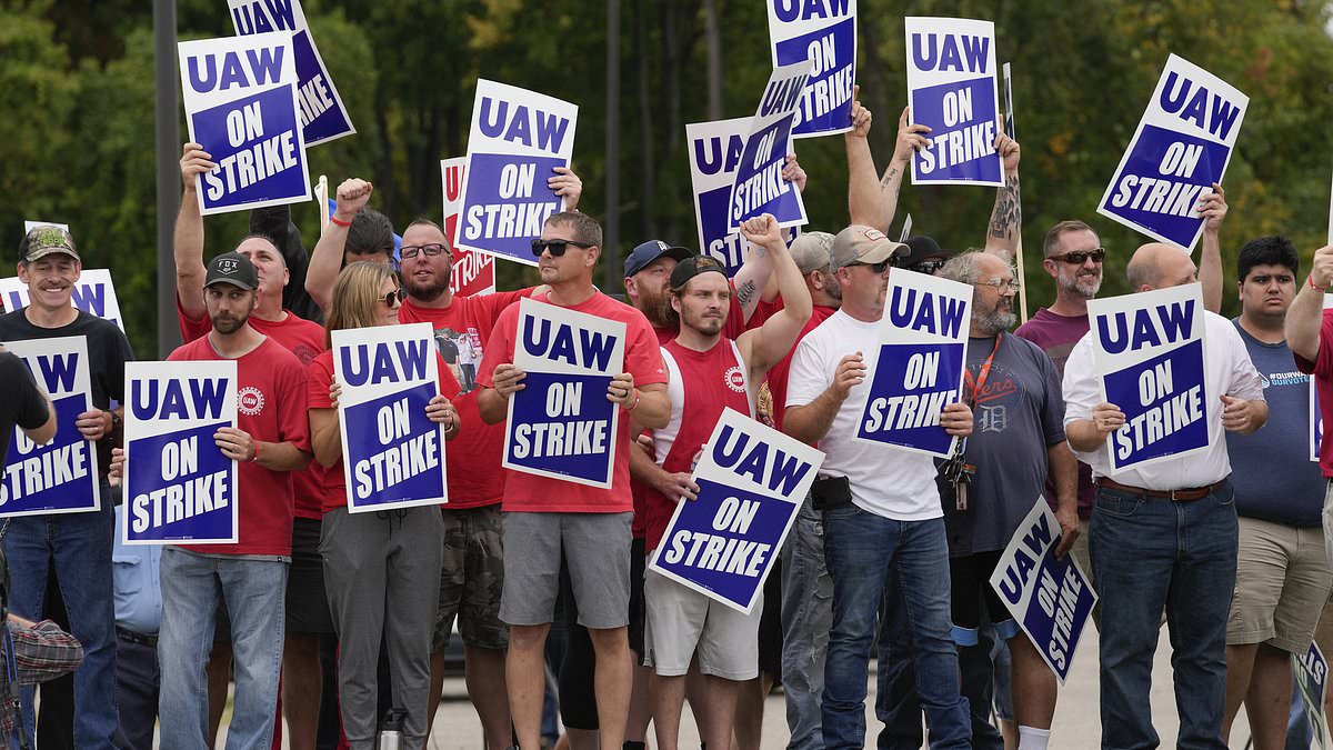 alert-–-uaw-and-ford-reach-‘tentative’-deal-in-breakthrough-towards-ending-the-union’s-almost-six-week-strike-against-detroit’s-big-three-automakers