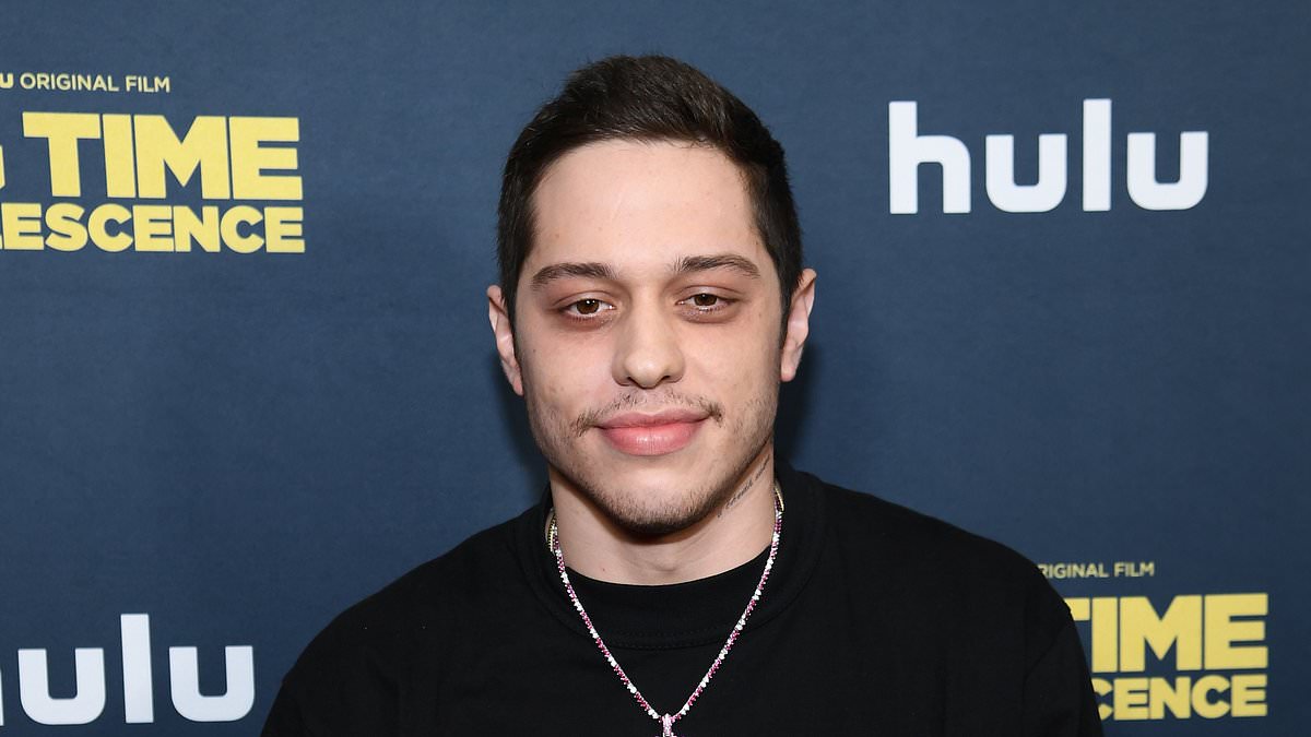 alert-–-pete-davidson-and-john-mulaney-postpone-comedy-show-in-maine-following-tragic-mass-shooting-that-left-18-dead:-‘we-are-thinking-of-you-all’