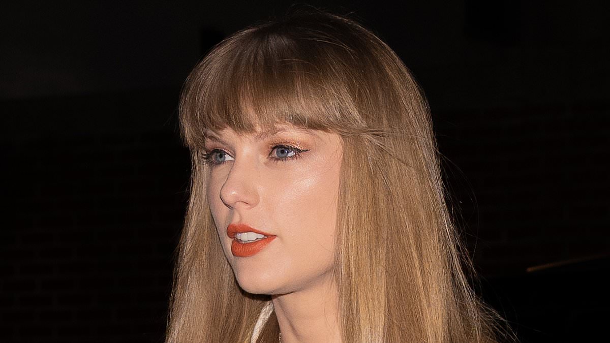 alert-–-taylor-swift-rocks-stylish-peacoat-as-she-reunites-with-her-bffs-alana-and-danielle-haim-of-the-indie-rock-band-haim-for-dinner-at-trendy-bar-in-nyc