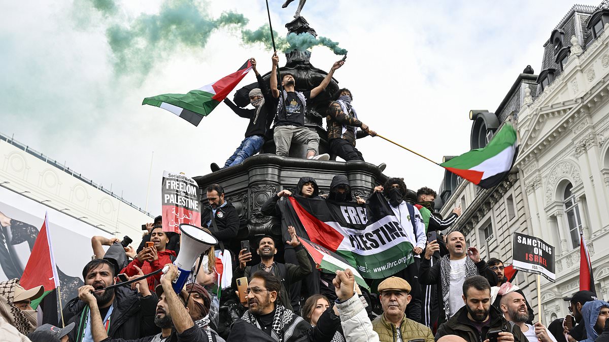 alert-–-iran-‘hijacking-pro-palestinian-protests-in-the-uk’:-police-warn-agents-are-stoking-unrest-with-more-than-100,000-set-to-descend-on-london-today-–-after-police-said-they-will-‘intervene’-if-protesters-shout-‘jihad’