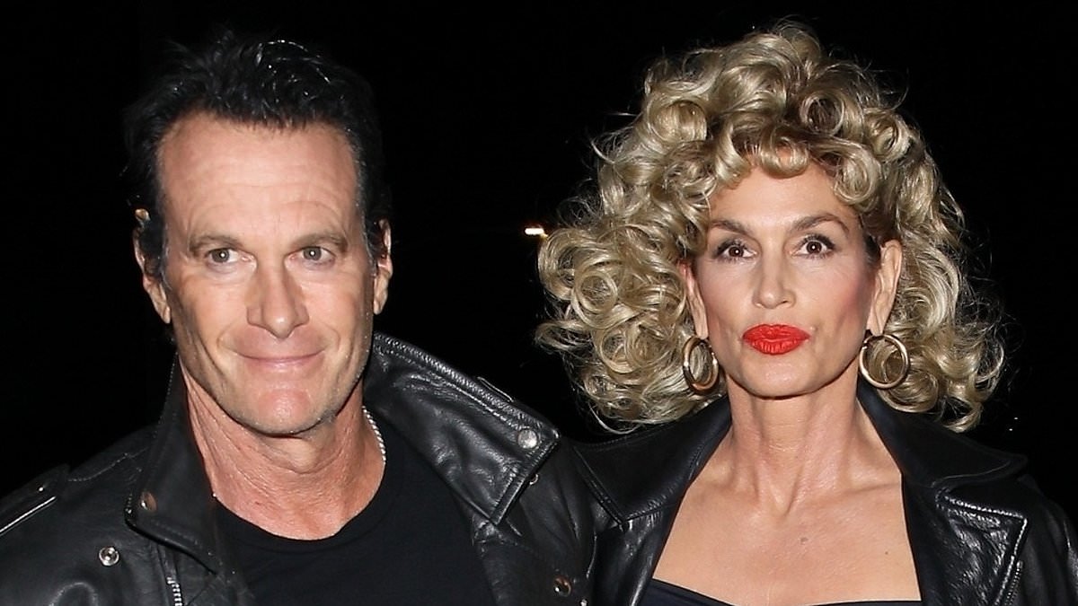 alert-–-cindy-crawford-and-rande-gerber-transform-into-grease-lovebirds-sandy-and-danny-while-daughter-kaia-gerber-channels-doomed-model-edie-sedgwick-as-a-cavalcade-of-stars-arrive-for-their-annual-casamigos-halloween-bash