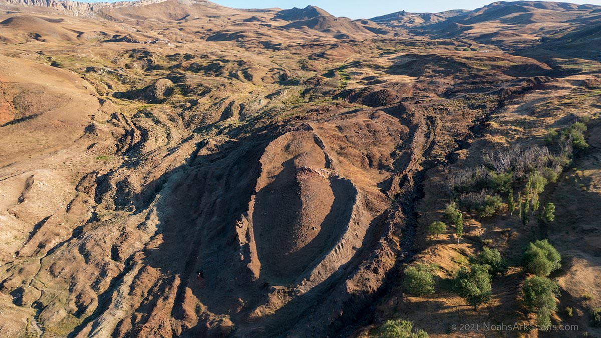 alert-–-has-noah’s-ark-been-found?-archaeologists-reveal-‘ruins’-found-in-turkey’s-boat-shaped-mound-date-back-5,000-years-ago-–-the-same-period-as-the-biblical-flood