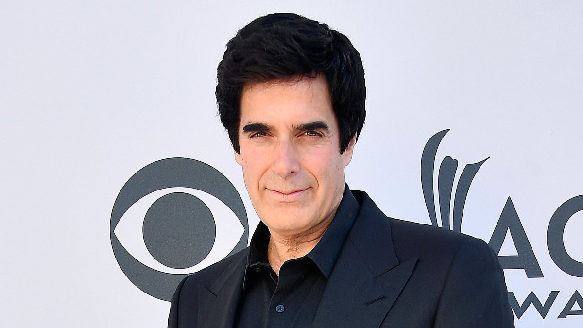 alert-–-and-for-my-next-trick…-the-moon-will-vanish!-magician-david-copperfield-announces-latest-stunt-that’s-been-in-the-works-for-the-last-three-decades