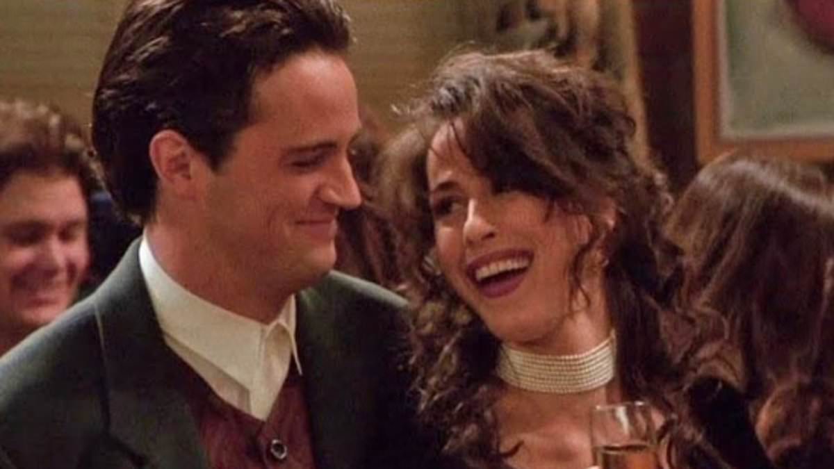 alert-–-matthew-perry’s-friends-costar-breaks-silence-on-tragic-death-at-54-while-sharing-she-feels-‘blessed’-to-have-shared-so-many-‘creative-moments’-with-the-beloved-actor:-‘what-a-loss’