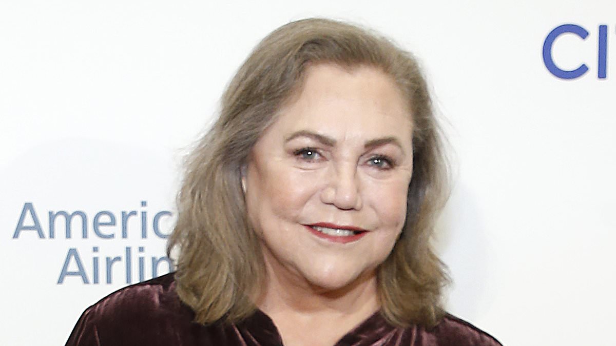 alert-–-kathleen-turner-remembers-her-tv-son-matthew-perry-after-his-tragic-passing:-‘he-had-a-good-sense-of-humor-and-a-good-heart’