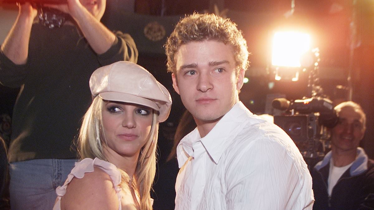 alert-–-exclusive:-britney-spears-painted-justin-timberlake-as-a-‘giant-con’-says-crisis-expert,-who-claims-the-singer-must-respond-to-his-ex’s-explosive-memoir-revelations-to-save-his-reputation-–-and-nsync-reunion-could-help