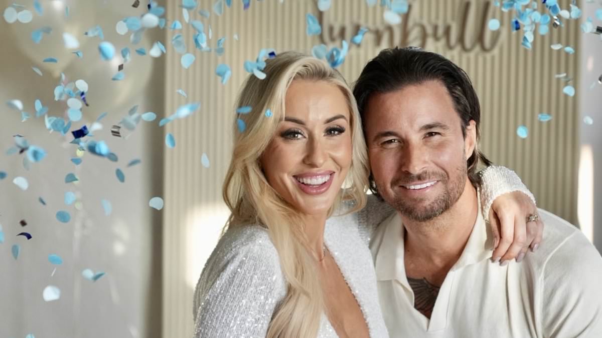 alert-–-bachelorette-star-michael-turnbull-and-his-fiancee-charlotte-cushing-reveal-sex-of-their-baby-at-luxurious-gender-reveal-party
