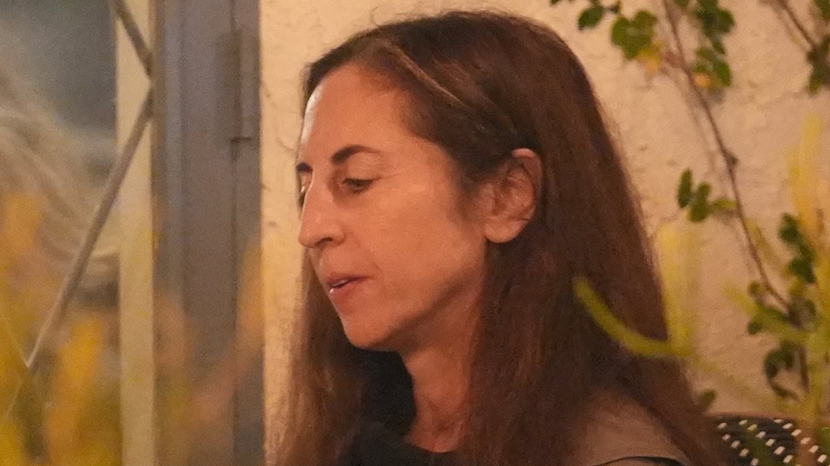 alert-–-exclusive:-serial-squatter-elizabeth-hirschhorn-is-spotted-on-dinner-date-with-mystery-man-–-just-hours-after-locksmith-was-seen-at-the-home-she-has-refused-to-leave