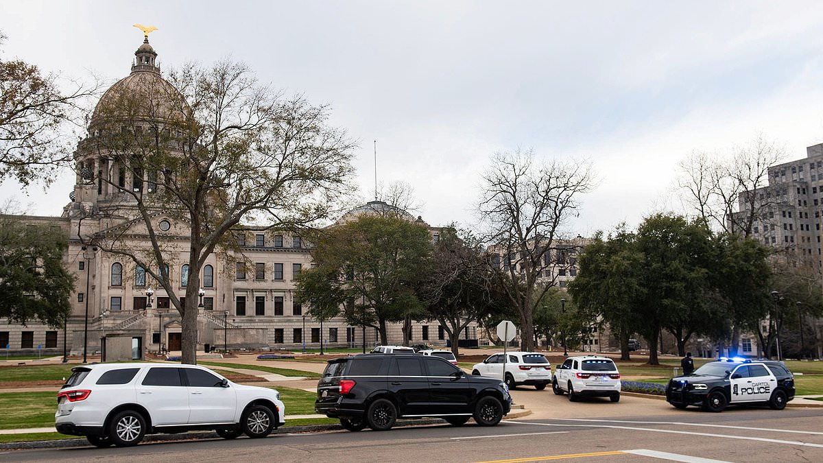 alert-–-nine-state-capitols-evacuated-or-locked-down-over-bomb-threats-on-same-day-after-mass-hoax-email-warned-of-hidden-explosives-that-would-make-sure-‘you-all-end-up-dead’