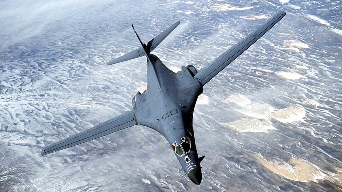 alert-–-b-1-bomber-crashes-at-south-dakota-air-force-base-–-but-all-four-crew-members-manage-to-eject-safely