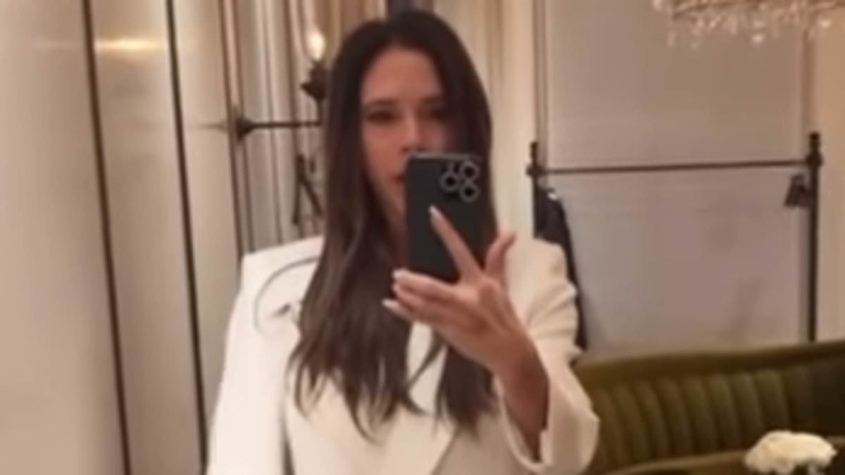 alert-–-victoria-beckham-looks-incredible-in-a tailored-suit-after-she-and-the-spice-girls-made-history-with-new-product