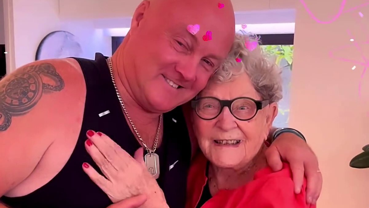 alert-–-gogglebox-australia’s-emmie-silbery-is-reunited-with-her-co-stars-in-moving-footage-following-heartbreaking-dementia-diagnosis