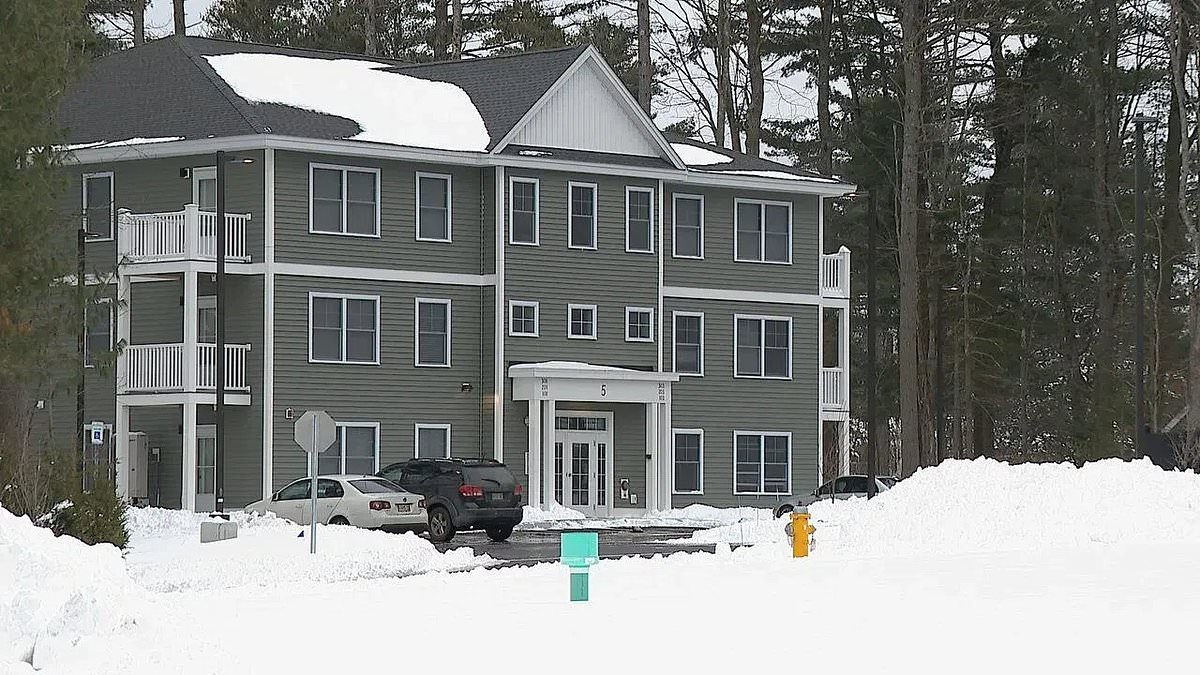 alert-–-outrage-over-democrat-run-maine-town’s-luxury-digs-for-migrants:-asylum-seekers-live-rent-free-in-‘palace’-apartments-with-balconies-while-hundreds-of-us-born-homeless-sleep-rough