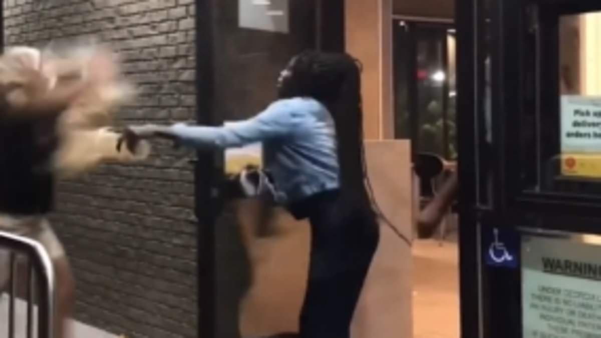 alert-–-wild-moment-mcdonald’s-customer-gets-two-large-drinks-hurled-in-her-face-as-she’s-locked-out-of-restaurant-after-heated-argument-with-workers-in-resurfaced-video