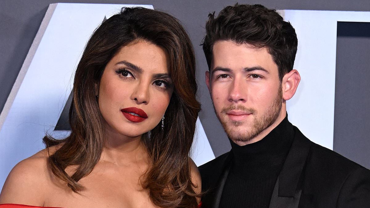 alert-–-priyanka-chopra-and-nick-jonas’-baby-daughter-malti-snaps-‘a-few-selfies’-on-mom’s-iphone