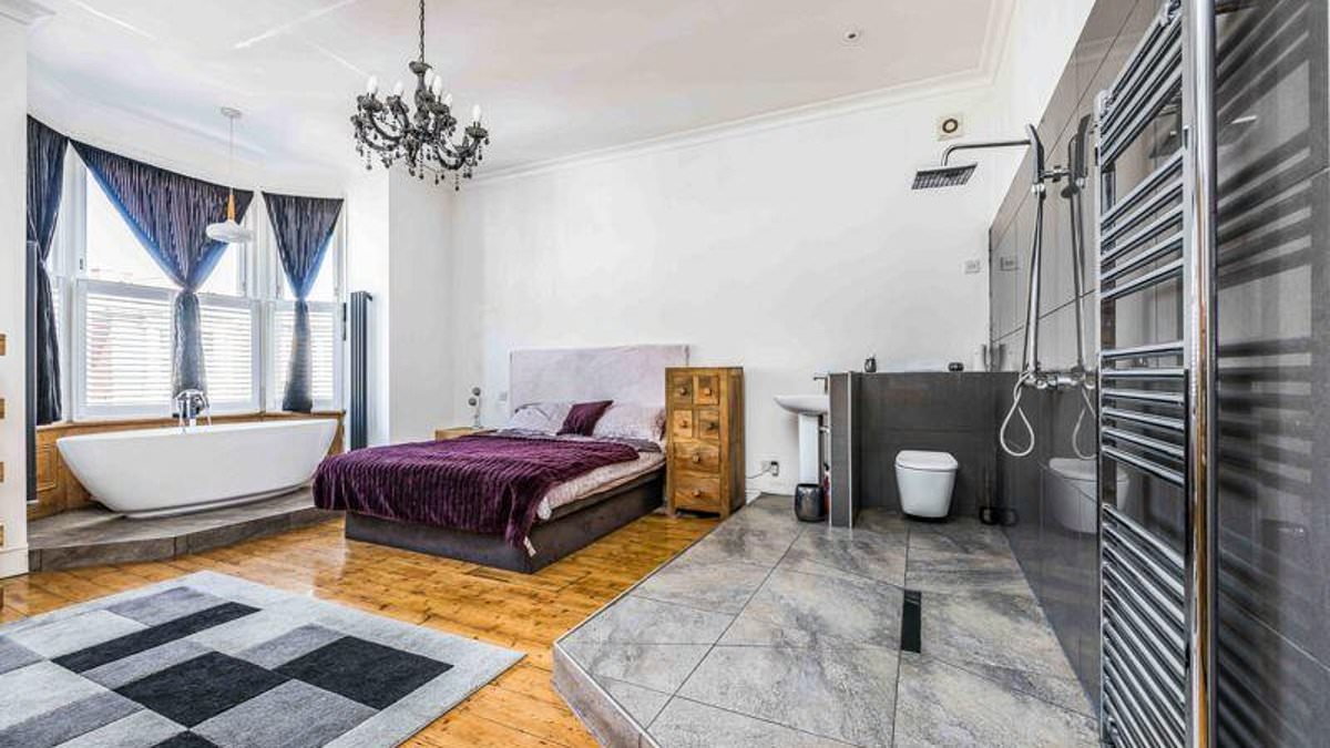 alert-–-what’s-the-story-morning-glory?:-five-bedroom-portsmouth-home-sells-for-700,000-but-there’s-a-catch-–-one-of-the-toilets-is-inside-the-bedroom