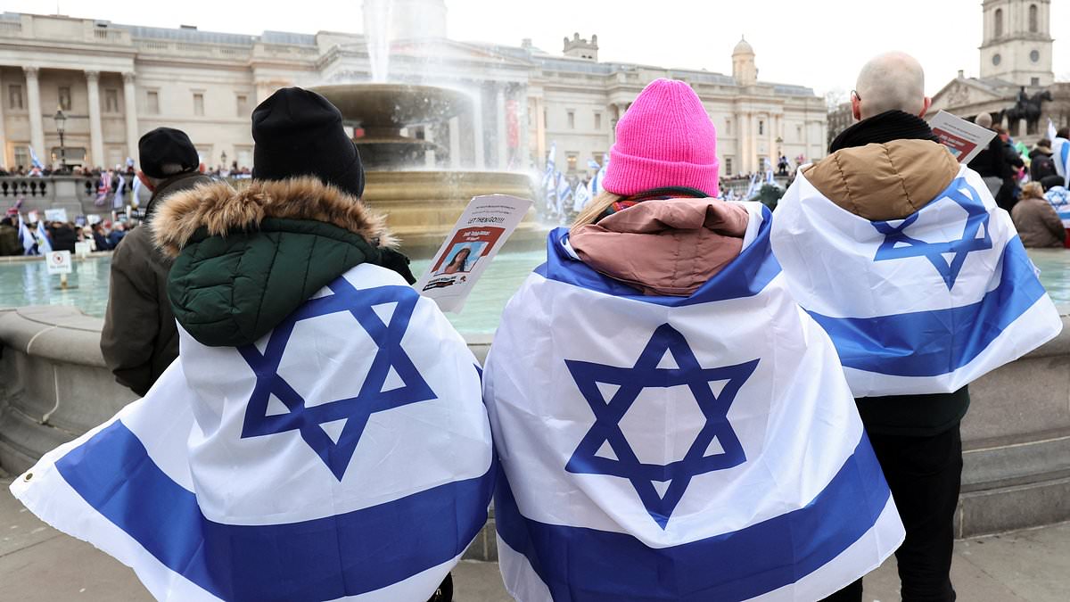 alert-–-man-is-arrested-for-‘shouting-anti-semitic-abuse’-at-pro-israel-supporters-from-a-moving-car-as-thousands-gather-in-central-london-to-mark-100-days-since-hamas-bloodshed